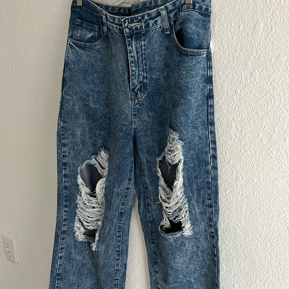 straight leg ripped jeans